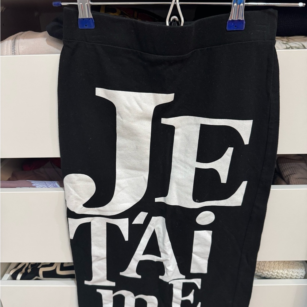Forever 21 Black and White Graphic skirt